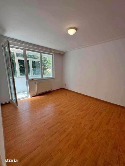 De vanzare apartament 3 camere, decomandat, etajul 2. Pret 48000e - 1
