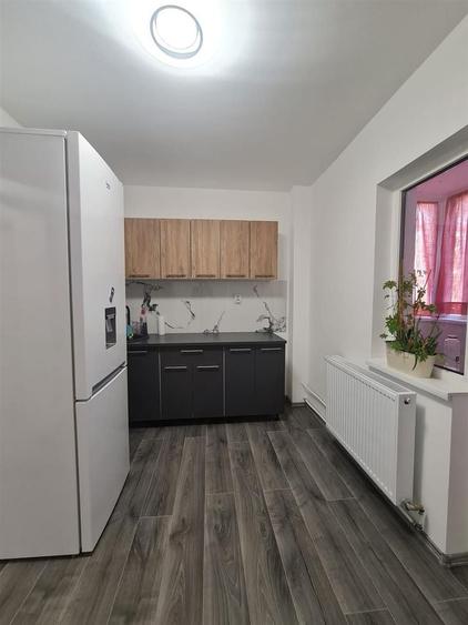Apartament cu 3 camere decomandat în Iosia