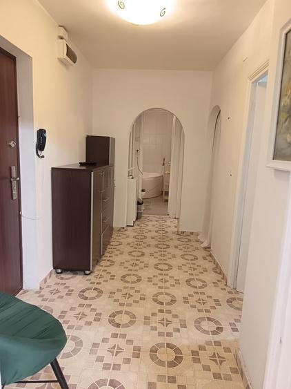Apartament cu 2 camere decomandat în Decebal