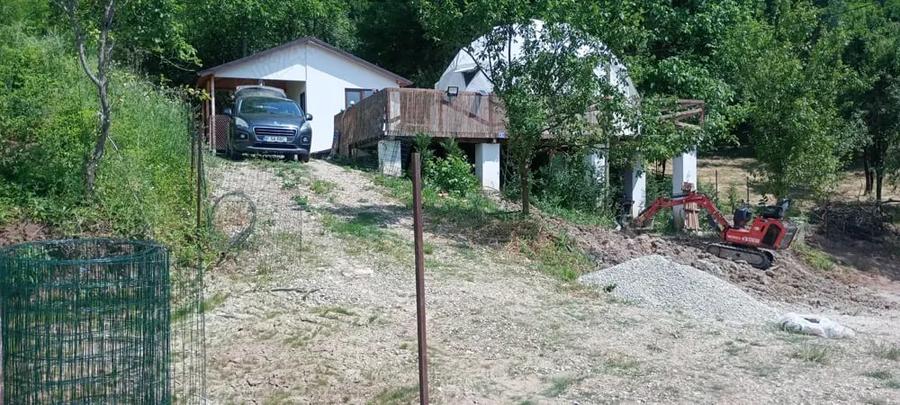 Casă cu 1 camere cu Teren 1500 Mp în Vulcana-Băi