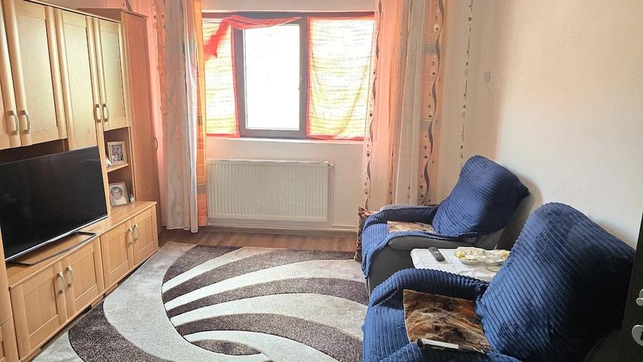 Apartament cu 2 camere decomandat în Piața Centrală