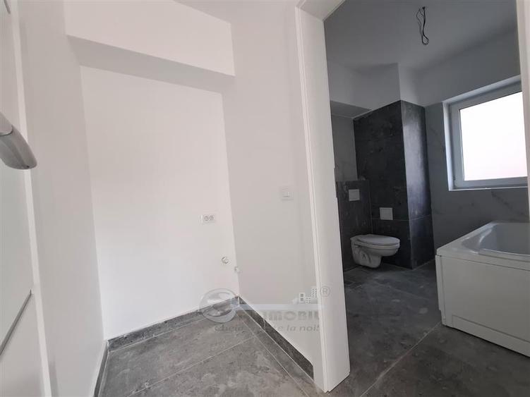 Apartament cu 3 camere decomandat în Galata