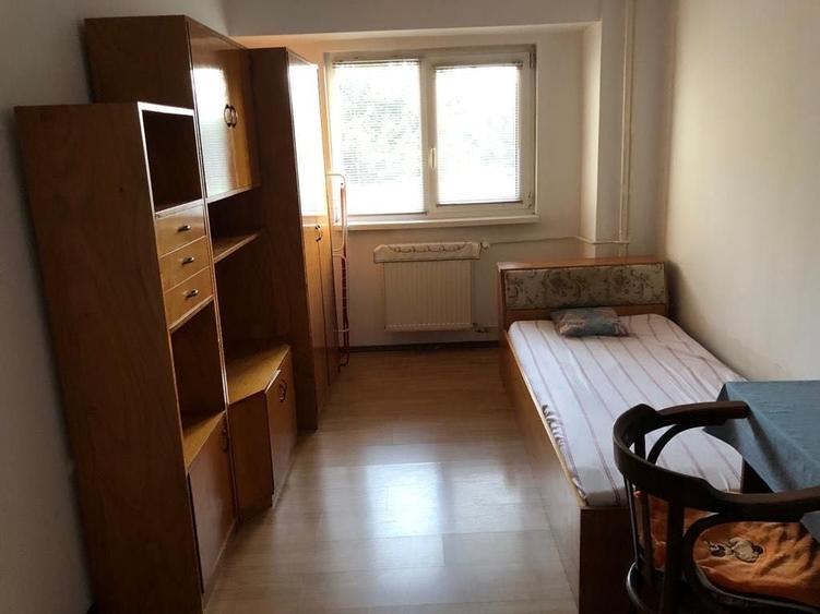 Apartament cu 3 camere decomandat în Complex Studențesc