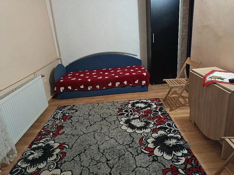 Garsonieră decomandată în Central