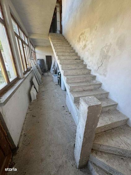 Casă cu 4 camere în Rătești