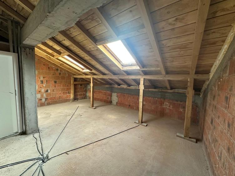 Duplex cu 4 camere cu Teren 190 Mp în Giurgiului