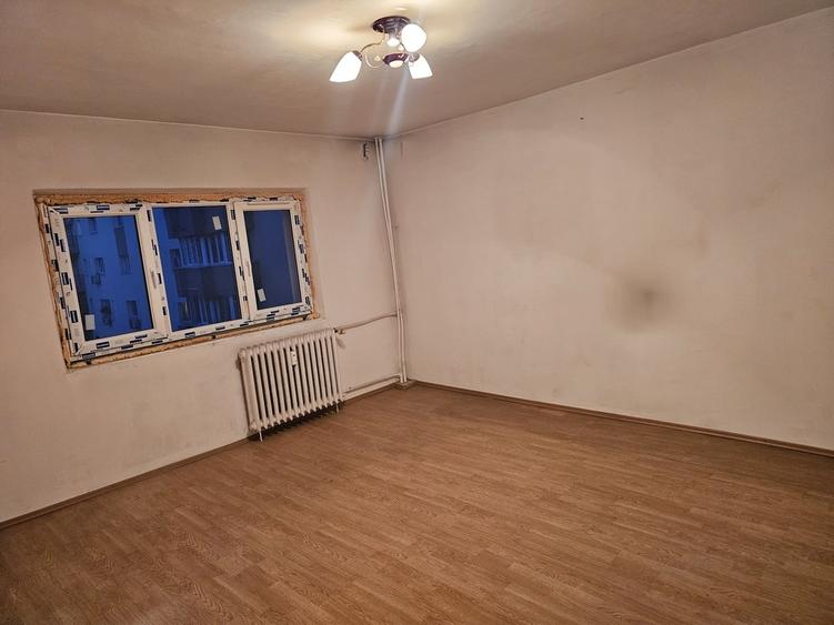 Apartament decomandat în Bucur Obor