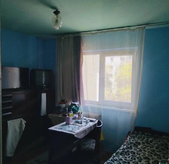Apartament cu 2 camere semidecomandat în Dâmbovița