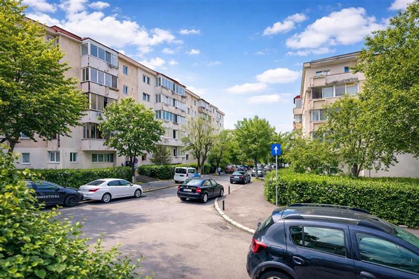Apartament cu 2 camere decomandat în Scriitorilor
