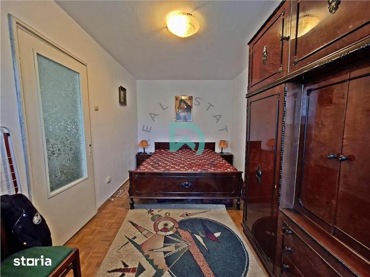 Apartament cu 3 camere semidecomandat în Astra