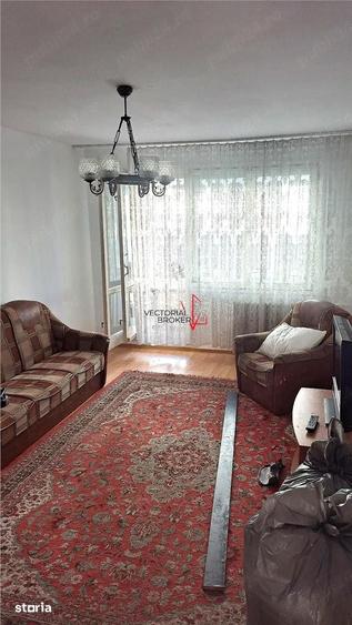 Apartament cu 3 camere decomandat în Colentina
