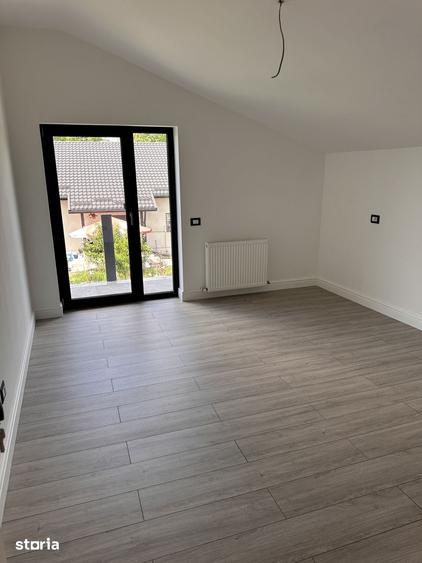 Casă cu 4 camere cu Teren 400 Mp în Mihai Eminescu
