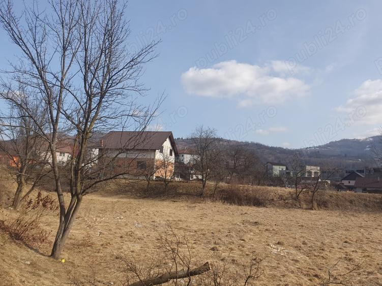 Teren de 2150 mp, în Central
