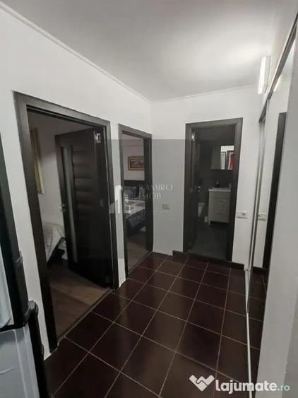 Apartament cu 3 camere semidecomandat în Mărgeanului