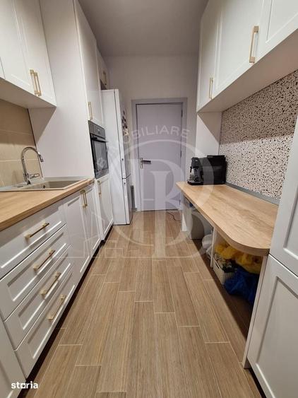 Apartament cu 3 camere decomandat în Titan
