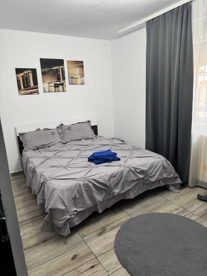 Apartament cu 3 camere semidecomandat în Central