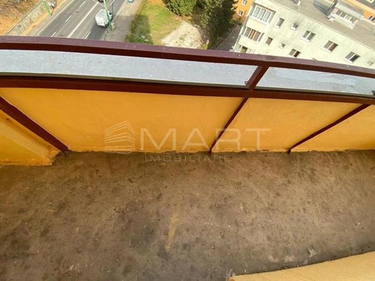 Apartament cu 3 camere decomandat în Județean