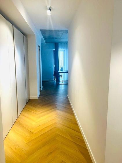 Apartament cu 3 camere decomandat în Barbu Văcărescu