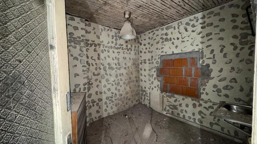 Casă individuală cu 11 camere cu Canalizare în Dristor
