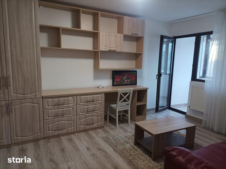 Apartament cu 2 camere decomandat în Podu Roș
