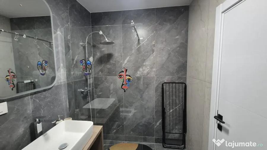 Apartament cu 2 camere decomandat în Central