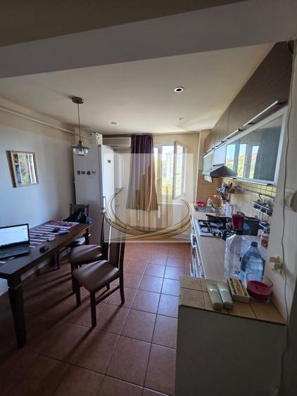 Apartament cu 3 camere semidecomandat, mobilat în Gheorghe Lazăr