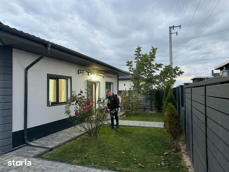Casă cu 4 camere cu Teren 500 Mp în Vadu Pașii