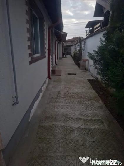 Casă cu 7 camere cu Teren 271 Mp în Central