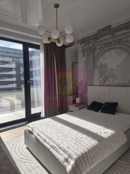 Apartament cu 4 camere decomandat în Pipera