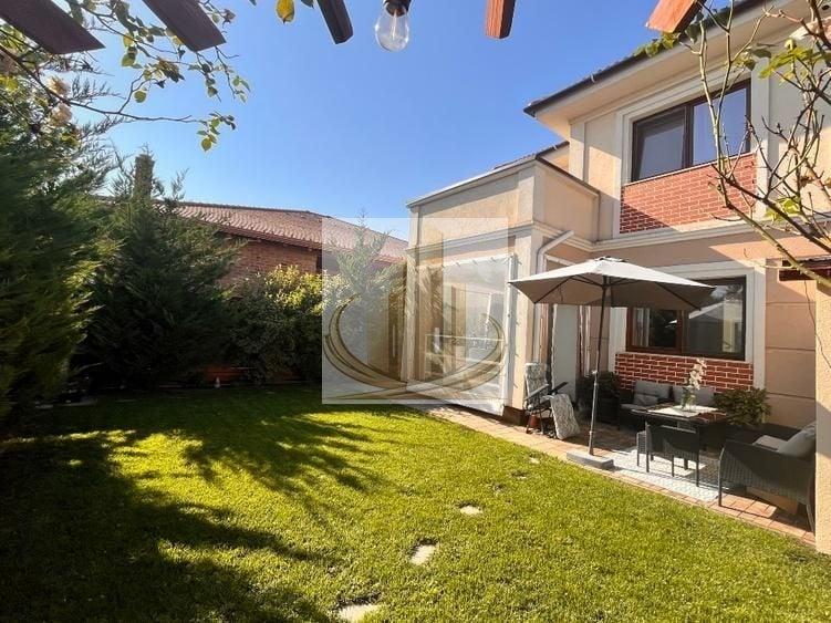 Duplex cu 5 camere cu Canalizare în Dumbrăvița