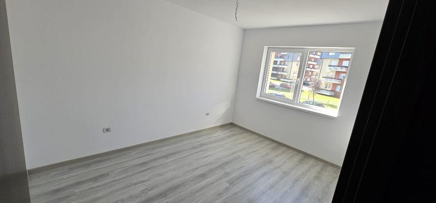 Apartament cu 3 camere decomandat în Sânpetru