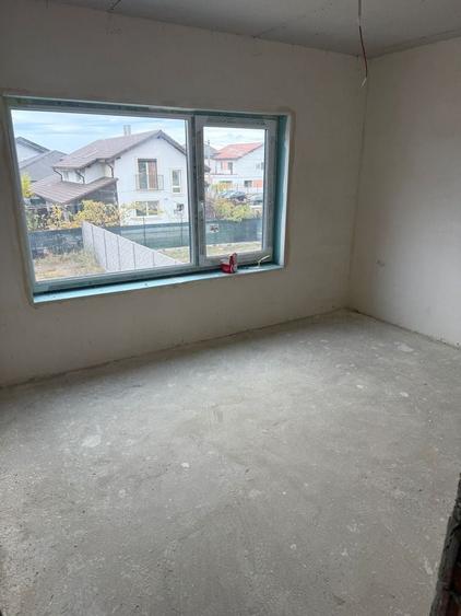 Apartament cu 4 camere decomandat în Moșnița Veche