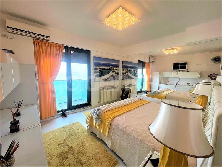 Penthouse cu 3 camere decomandat, mobilat în Central
