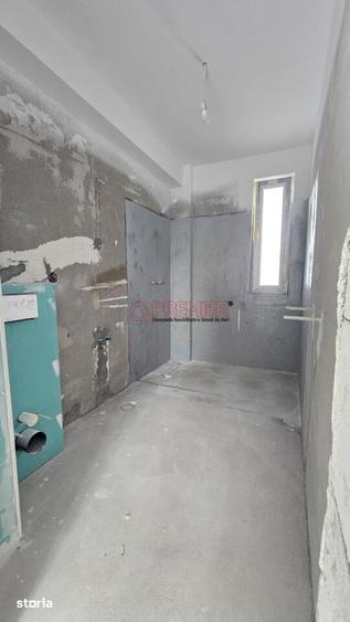 Apartament cu 4 camere în Berceni