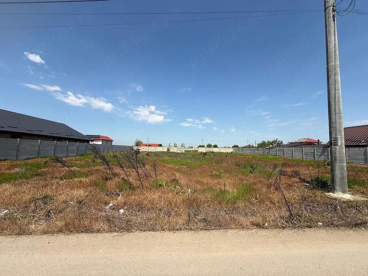 Teren de 1700 mp, în Fundeni