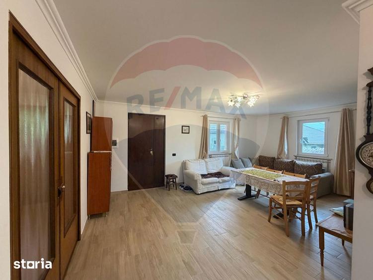 Casă cu 5 camere cu Teren 2566 Mp în Bolotești