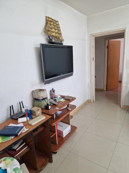 Apartament cu 3 camere semidecomandat în Bucur Obor