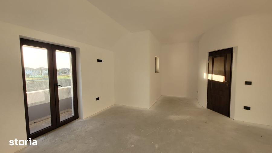 Casă cu 4 camere cu Teren 1000 Mp în Odoreu