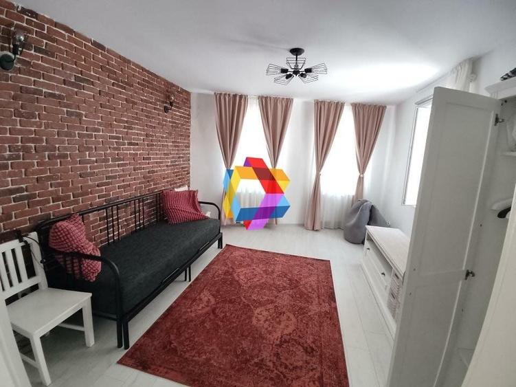 Casă individuală cu 5 camere cu Canalizare în Drumul Poienii