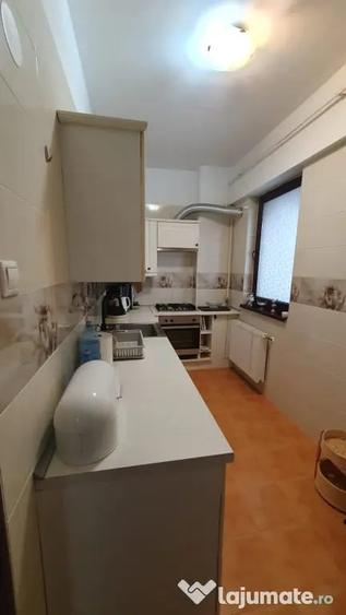 Apartament cu 3 camere decomandat în Vest