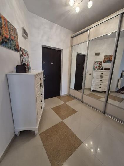 Apartament cu 3 camere semidecomandat, mobilat în Bucureștii Noi