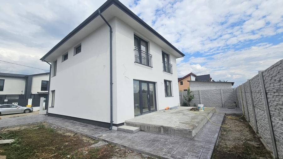 Casă individuală cu 4 camere cu Teren 270 Mp în Berceni