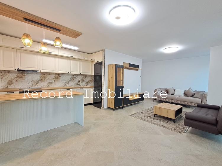 Apartament cu 4 camere semidecomandat în Mărăști