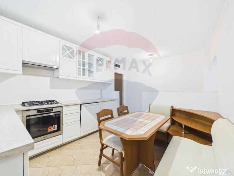 Apartament cu 3 camere decomandat în Lujerului