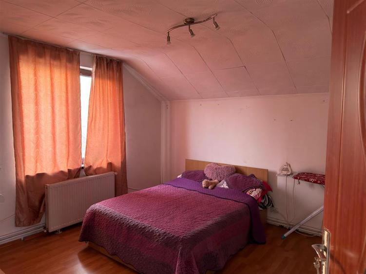 Casă individuală cu 6 camere cu Teren 517 Mp în Strejnicu