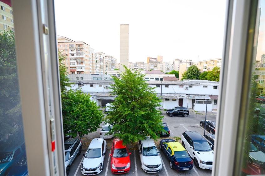 Apartament cu 4 camere decomandat în Ostroveni