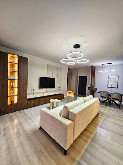 Apartament cu 2 camere semidecomandat în Florești