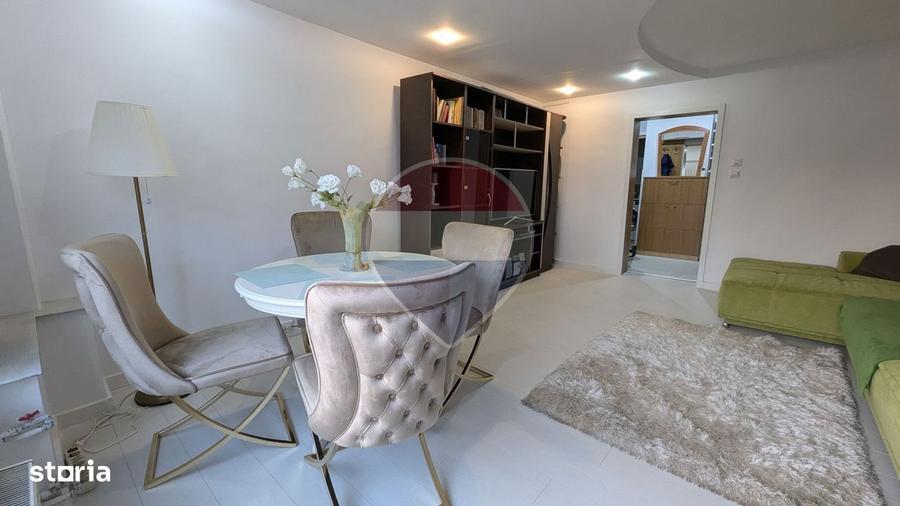 Apartament cu 3 camere decomandat, mobilat în P-ța Alba Iulia