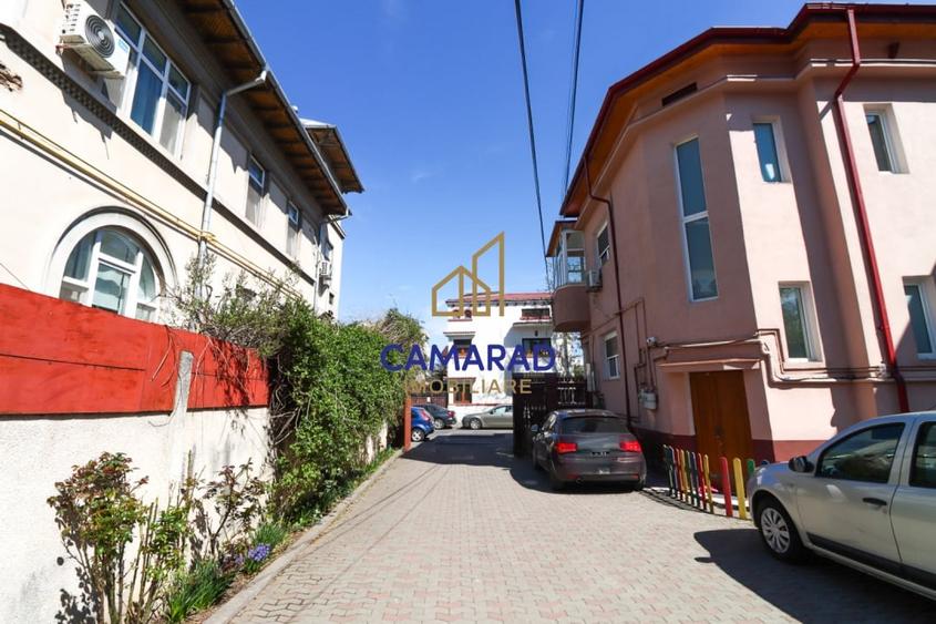 Casă individuală cu 5 camere cu Canalizare în Iancului