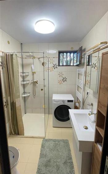 Apartament cu 3 camere semidecomandat, mobilat în Ultracentral